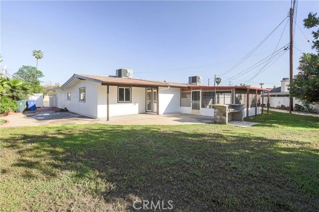 1049 N Macneil, San Fernando, CA 91340