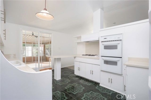 1049 N Macneil, San Fernando, CA 91340