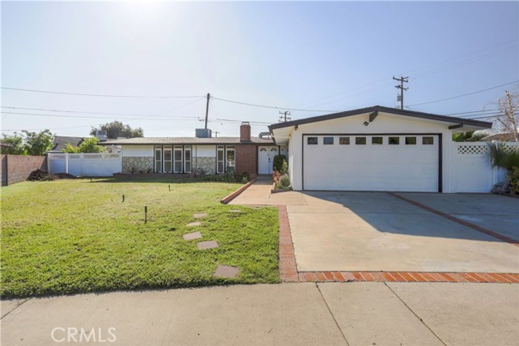 1049 N Macneil, San Fernando, CA 91340