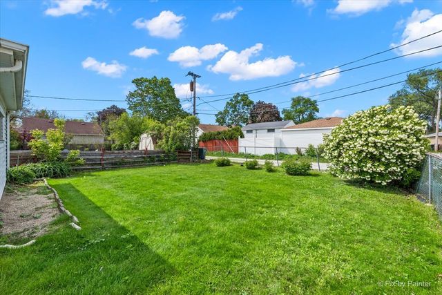 5216 Lee Street, Skokie, IL 60077