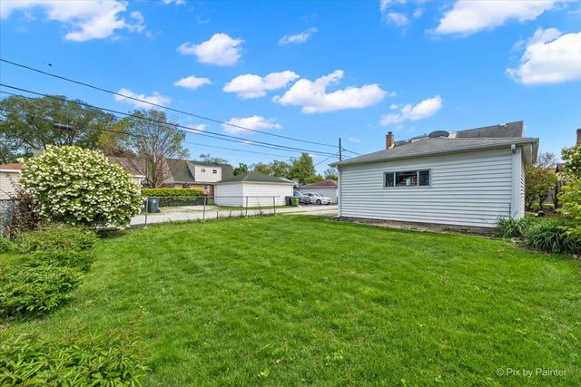 5216 Lee Street, Skokie, IL 60077