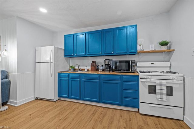 1427 W Ocean View AVE, Norfolk, VA 23503