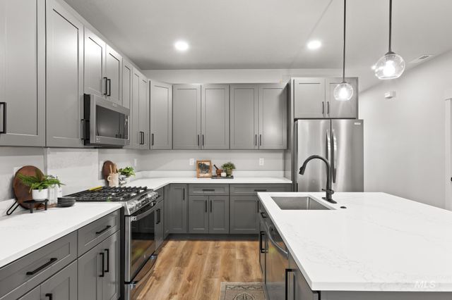 2101 S Pacific St, Boise, ID 83705