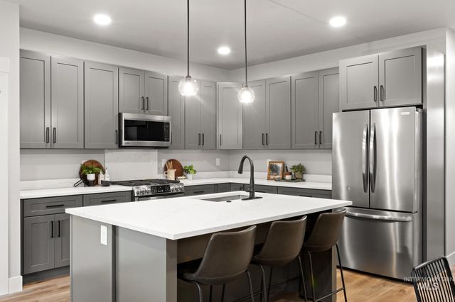 2101 S Pacific St, Boise, ID 83705