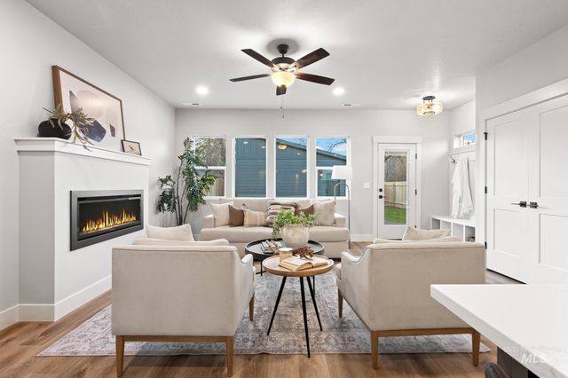 2101 S Pacific St, Boise, ID 83705