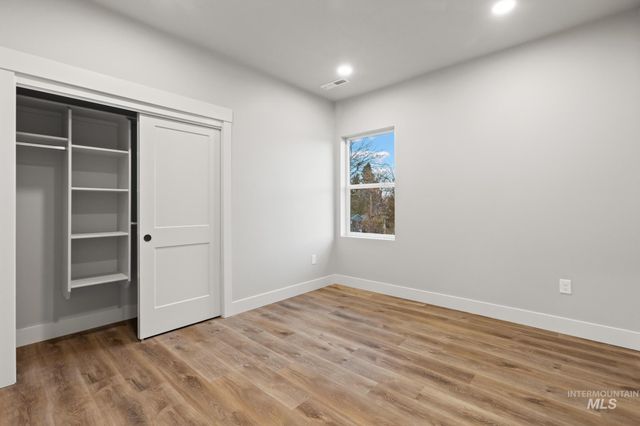 2101 S Pacific St, Boise, ID 83705