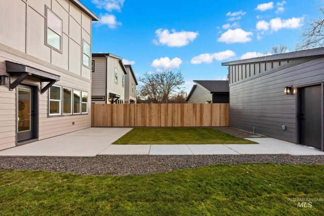 2101 S Pacific St, Boise, ID 83705