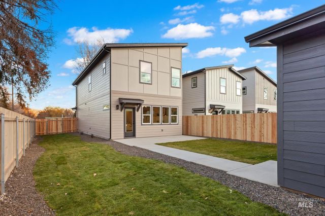 2101 S Pacific St, Boise, ID 83705