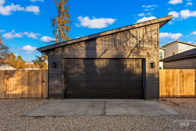 2101 S Pacific St, Boise, ID 83705