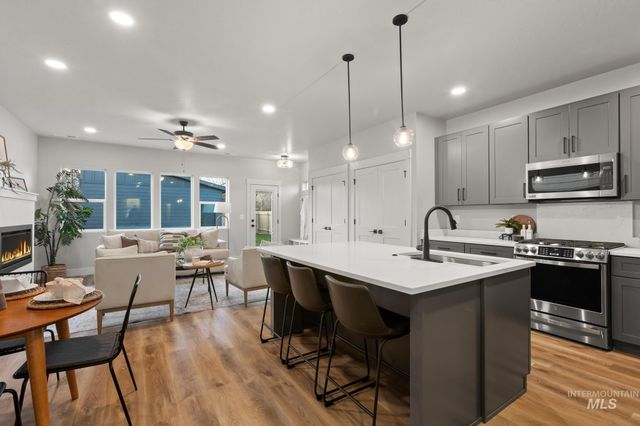 2101 S Pacific St, Boise, ID 83705