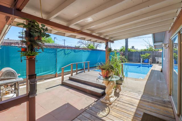 6505 Channing Dr, North Highlands, CA 95660