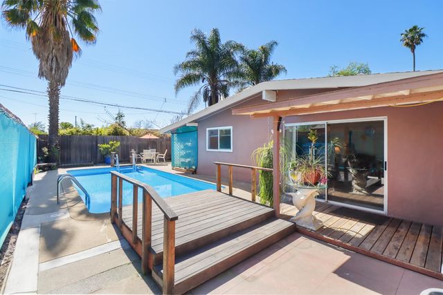 6505 Channing Dr, North Highlands, CA 95660