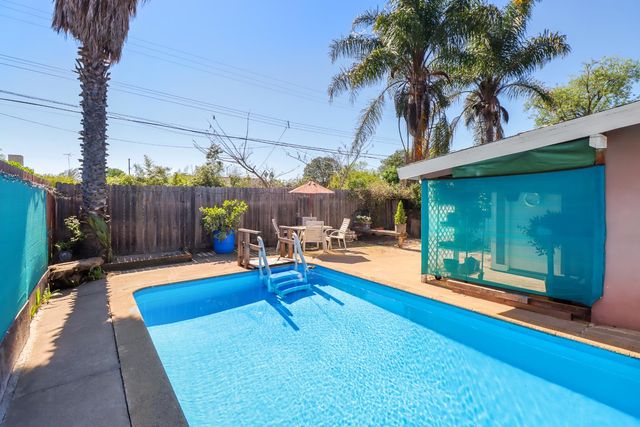 6505 Channing Dr, North Highlands, CA 95660