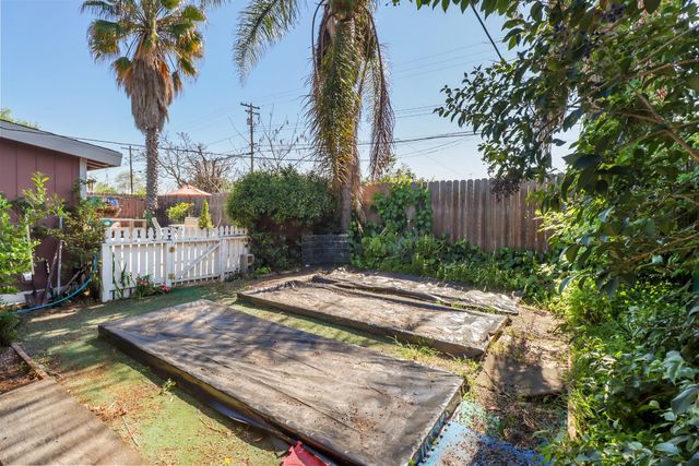 6505 Channing Dr, North Highlands, CA 95660