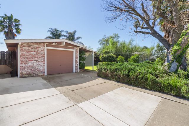 6505 Channing Dr, North Highlands, CA 95660
