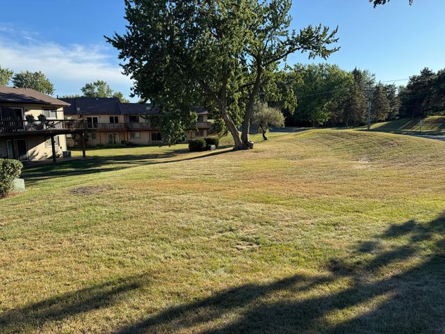 11012 Trail West Road, Bloomington, MN 55437