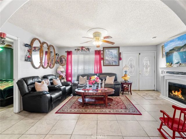 15530 Ute, Apple Valley, CA 92307