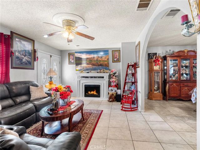 15530 Ute, Apple Valley, CA 92307