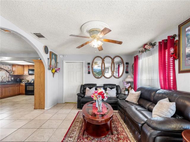 15530 Ute, Apple Valley, CA 92307