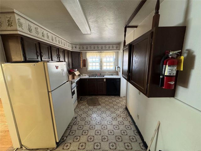 529 W Relief, Poplar Bluff, MO 63901