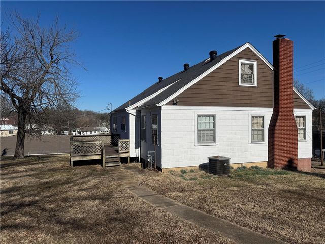 529 W Relief, Poplar Bluff, MO 63901