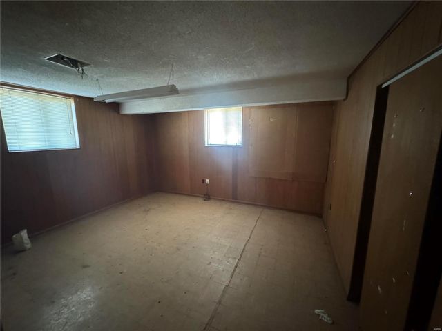 529 W Relief, Poplar Bluff, MO 63901