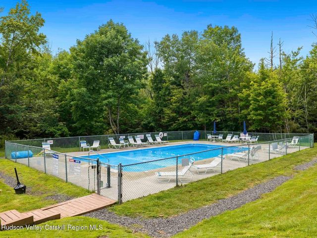 55 Quads Way 55, Windham, NY 12496