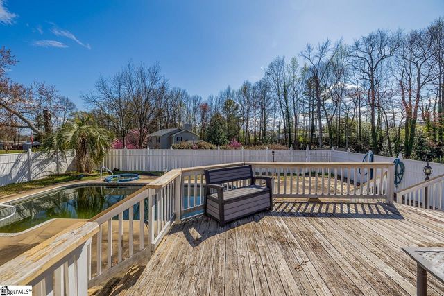 222 Briarcreek Drive, Spartanburg, SC 29301