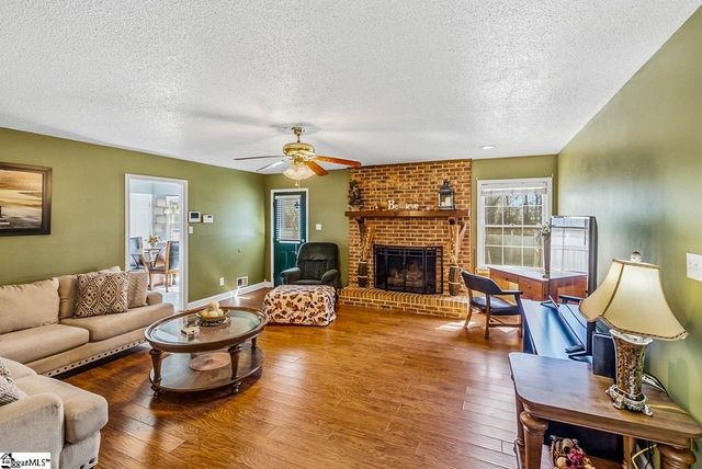 222 Briarcreek Drive, Spartanburg, SC 29301