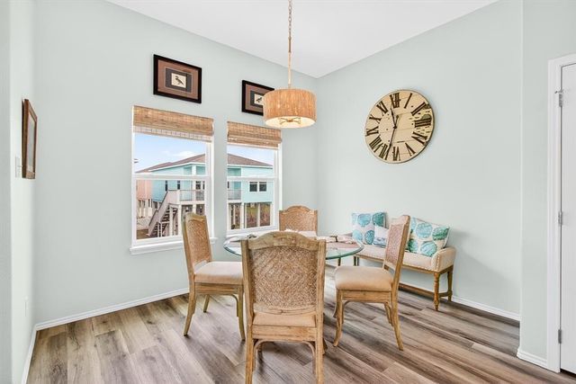 107 Rainbow Reef, Rockport, TX 78382