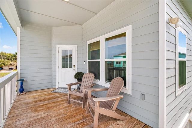 107 Rainbow Reef, Rockport, TX 78382