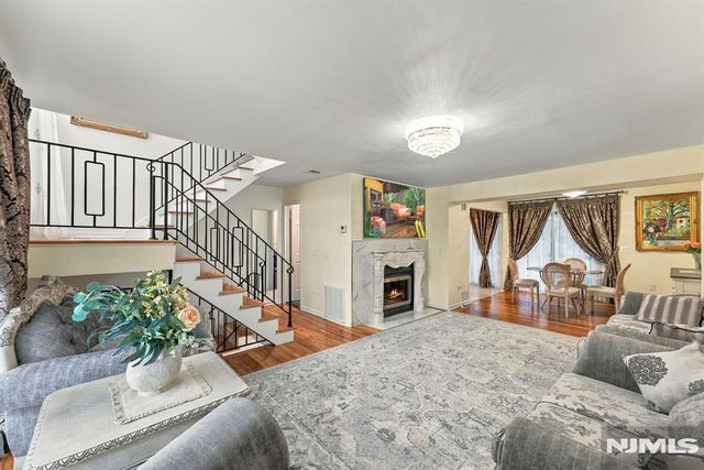 21 Yorkview Drive B6, Edgewater, NJ 07020