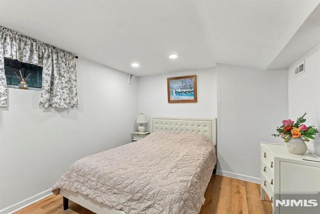21 Yorkview Drive B6, Edgewater, NJ 07020
