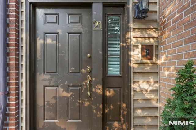 21 Yorkview Drive B6, Edgewater, NJ 07020