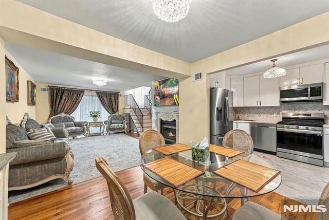 21 Yorkview Drive B6, Edgewater, NJ 07020