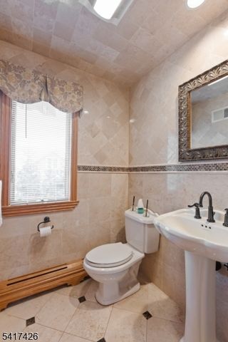 512 Van Bussum Ave, Garfield City, NJ 07026