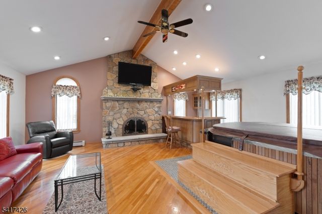 512 Van Bussum Ave, Garfield City, NJ 07026