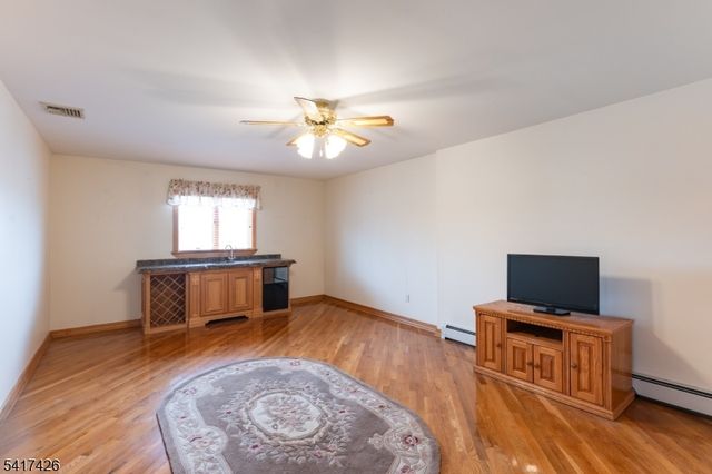 512 Van Bussum Ave, Garfield City, NJ 07026