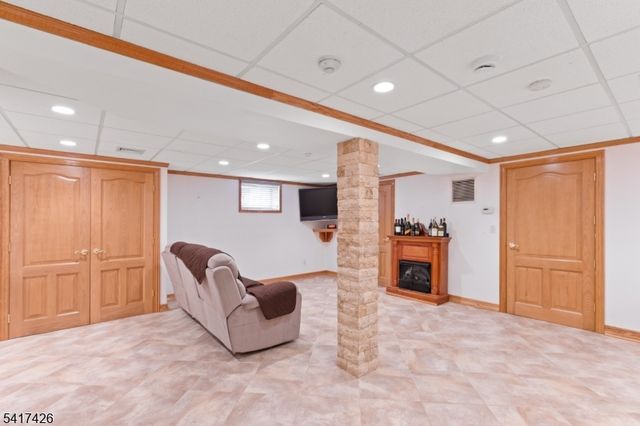 512 Van Bussum Ave, Garfield City, NJ 07026