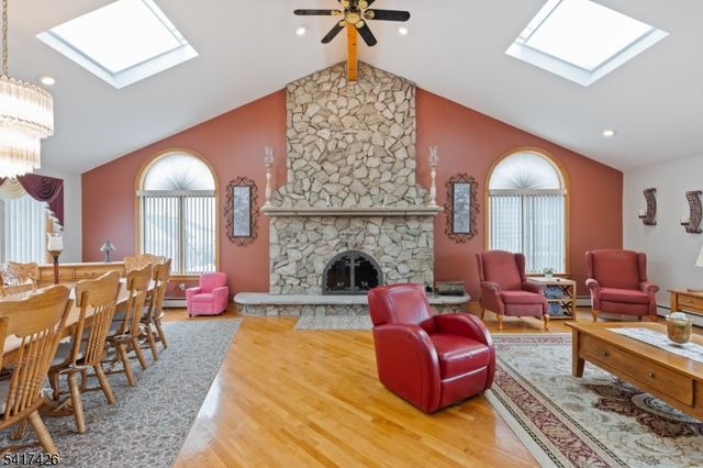 512 Van Bussum Ave, Garfield City, NJ 07026