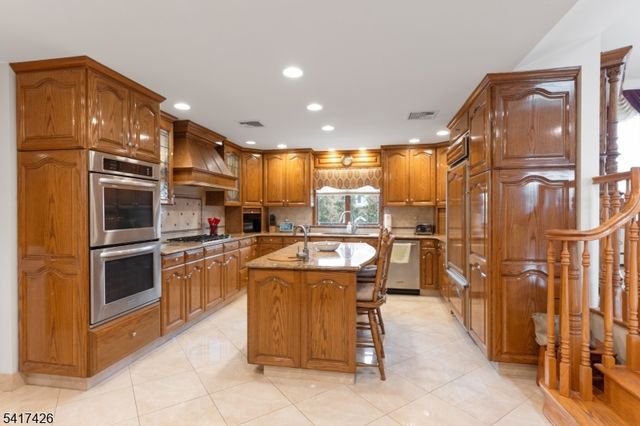 512 Van Bussum Ave, Garfield City, NJ 07026