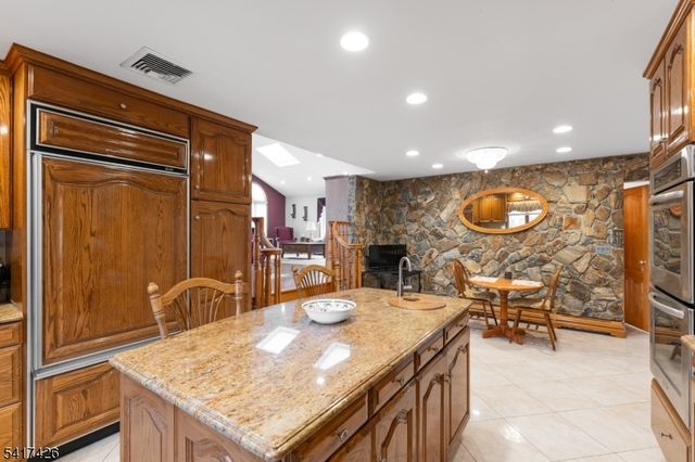 512 Van Bussum Ave, Garfield City, NJ 07026