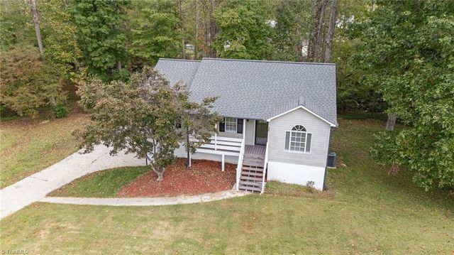 18 Candlestick Drive, Thomasville, NC 27360