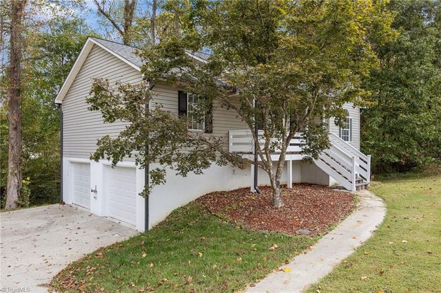 18 Candlestick Drive, Thomasville, NC 27360