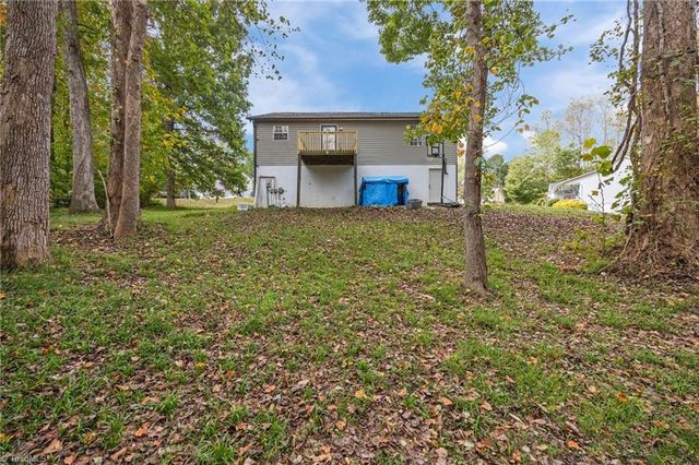 18 Candlestick Drive, Thomasville, NC 27360