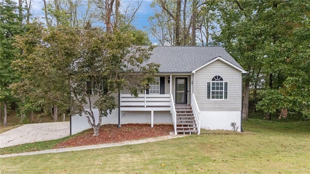 18 Candlestick Drive, Thomasville, NC 27360