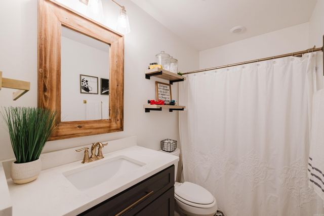 5950 Nickel Bill James Rd, Benton, AR 72019