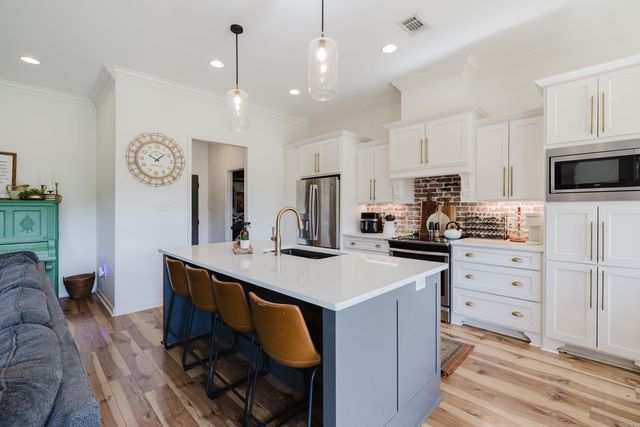 5950 Nickel Bill James Rd, Benton, AR 72019