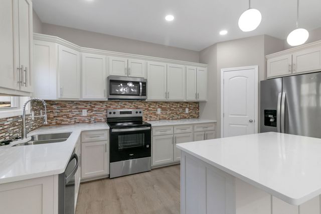 74 Mockingbird Ln, Paris, TN 38242