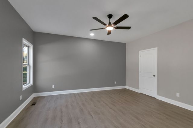 74 Mockingbird Ln, Paris, TN 38242